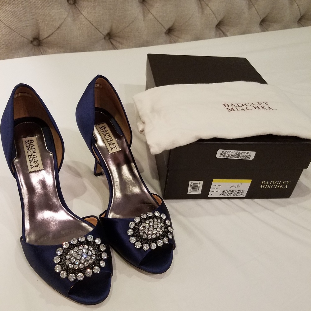 Badgley Mischka peep toe pumps